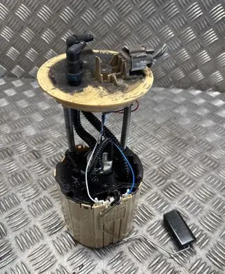 Opel Insignia A In-tank fuel pump 135031080 24AP0