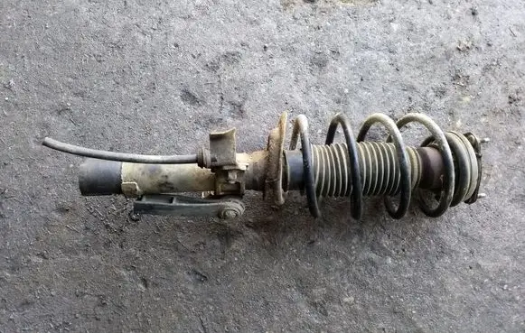 Ford Mondeo Mk III Front shock absorber/damper