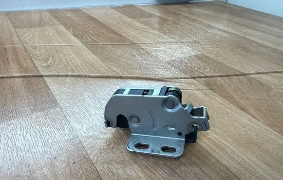 Mercedes-Benz Sprinter W906 Loading door lock A9067401135 A070016 ZGS002