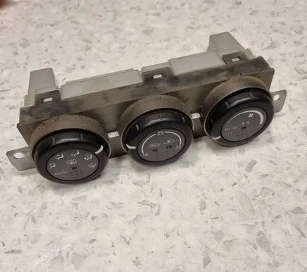 Nissan X-Trail T30 Climate control unit 27500EQ410