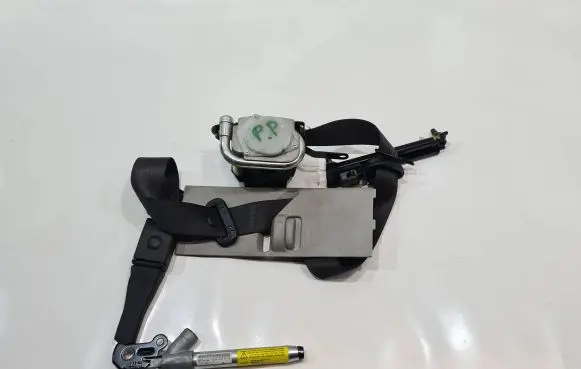 Opel Insignia A Front seatbelt