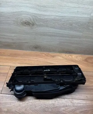 Audi A4 S4 B8 8K Rocker cam cover 03L103469L
