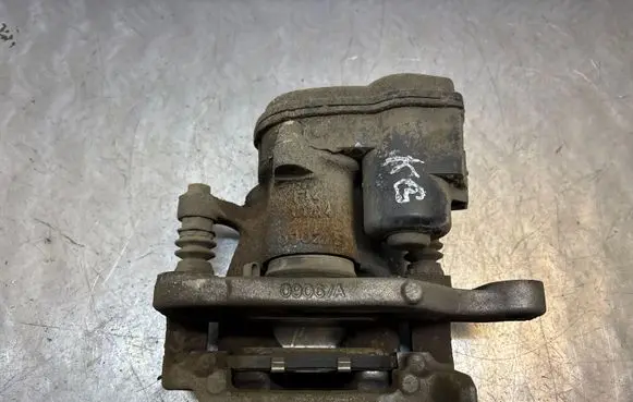 Nissan Qashqai Rear brake caliper