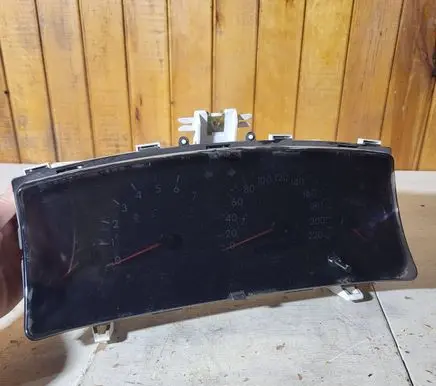 Toyota Corolla E110 Speedometer (instrument cluster) 88458018