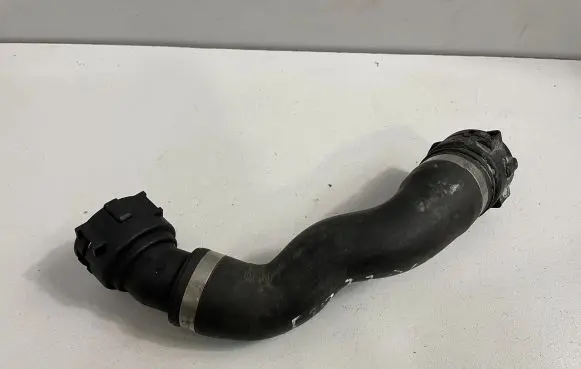 BMW 5 F10 F11 Engine coolant pipe/hose 8509274