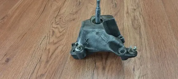 Renault Laguna III Gearbox mounting bracket 112470001N