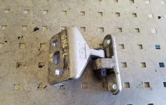 Mercedes-Benz E W211 Rear door lower hinge