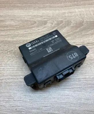 Volkswagen PASSAT B6 Gateway control module 3C0907530C 3C0907951A
