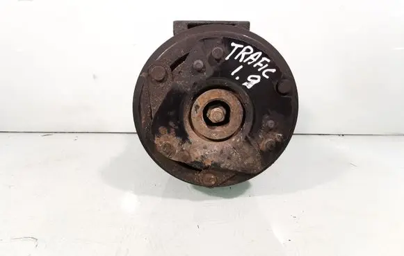 Renault Trafic II (X83) Air conditioning (A/C) compressor (pump)