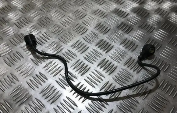 Opel Vectra B Detonation knock sensor 5wk96081 9052867