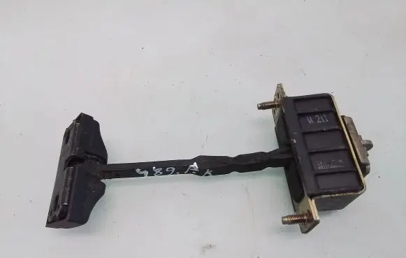 Mercedes-Benz E W211 Front door check strap stopper