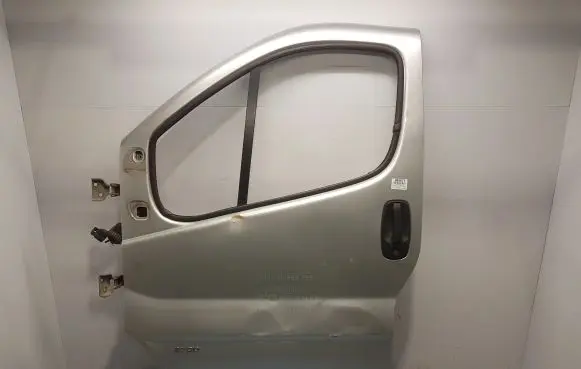 Opel Vivaro Front door