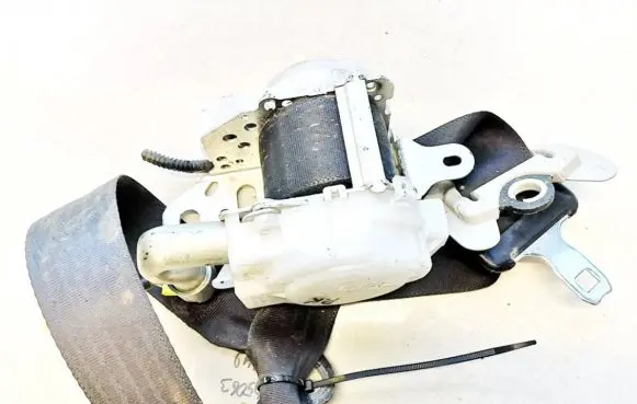 Lexus IS 220D-250-350 Front seatbelt 7m8750p 7m8750-p