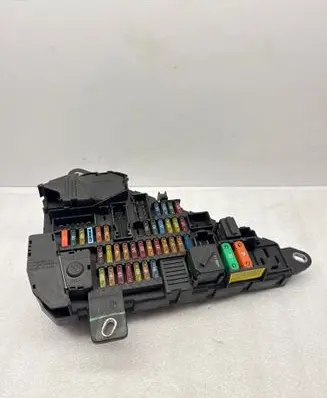 BMW 5 E60 E61 Fuse module 6906588 518811062 063756