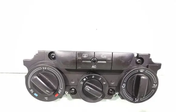Skoda Octavia Mk2 (1Z) Climate control unit