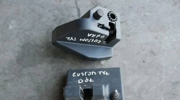 Loading door lock