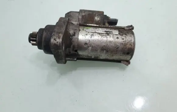 Volkswagen Golf V Starter motor 02Z911023G