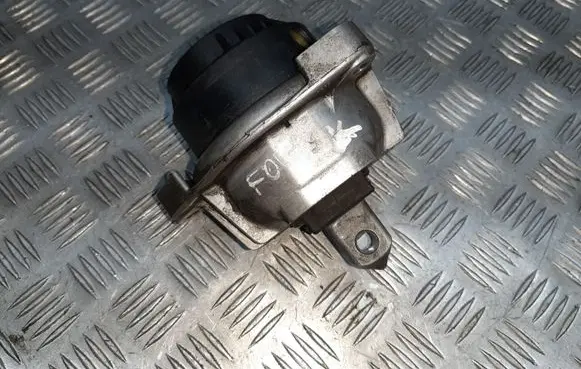 BMW 7 F01 F02 F03 F04 Engine mount bracket 22116775906 6775906