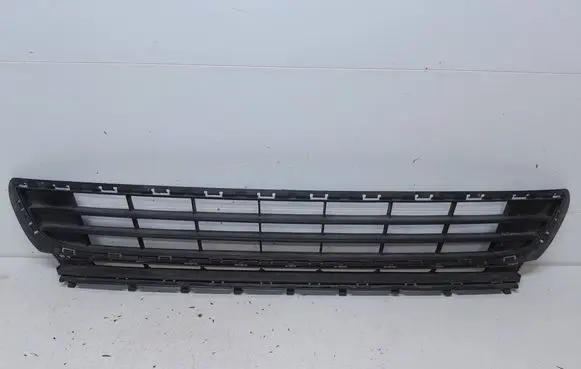 Volkswagen Golf VII Front bumper lower grill 5G0853677