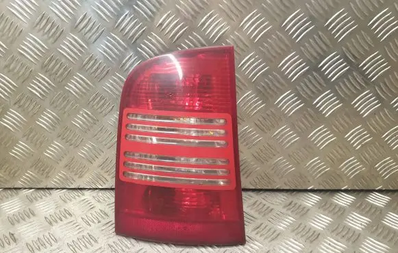 Skoda Octavia Mk1 (1U) Rear/tail lights 1U9945095 1U9945111