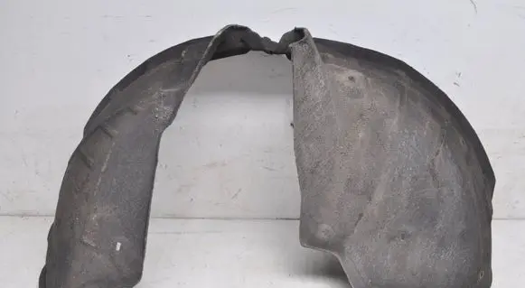 Front wheel arch liner splash guards