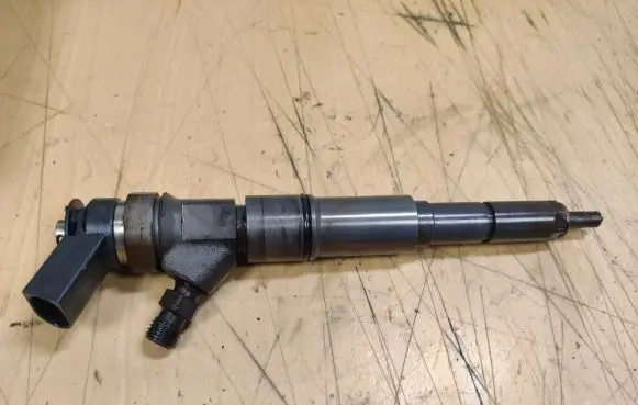 BMW X5 E53 Fuel injector 7789661 0445110131