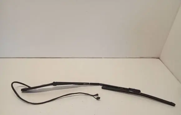 Front wiper blade arm