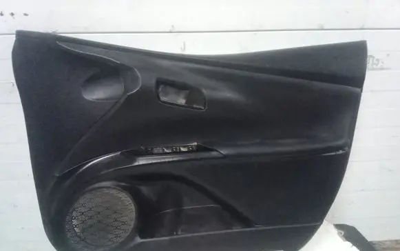 Toyota Prius (XW50) Front door card panel trim