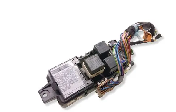 Volvo S40, V40 Fuse module 30889703