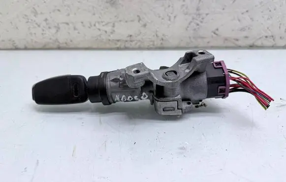 Audi A4 S4 B7 8E 8H Ignition lock 4B0905851N