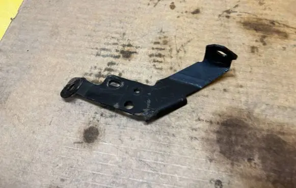 Dacia Dokker Engine mount bracket 213118605R