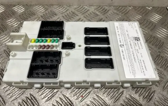 BMW X5 F15 CAS control unit/module 6825527 2609159007 2611139385