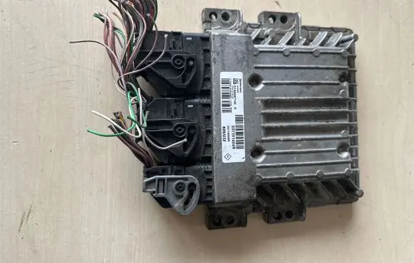 Renault Megane III Engine control unit/module 237101454R S180067142A 237100669R