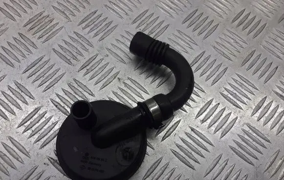Audi A3 S3 8L Breather hose/pipe 026128101E