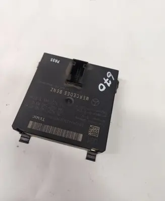 Mercedes-Benz S W221 Gateway control module A2215408845