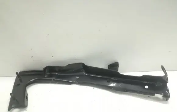 Audi A5 8T 8F Fender mounting bracket 8T0821135B