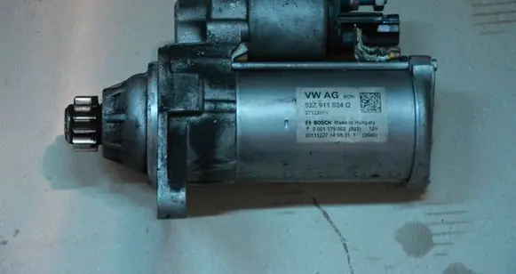 Volkswagen Golf VII Starter motor 02Z911024Q