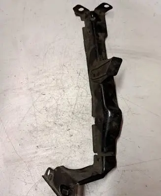 Audi A4 S4 B8 8K Fender mounting bracket 8K0821135
