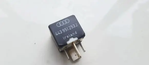 Audi A4 S4 B5 8D Other relay 443951253J 899511