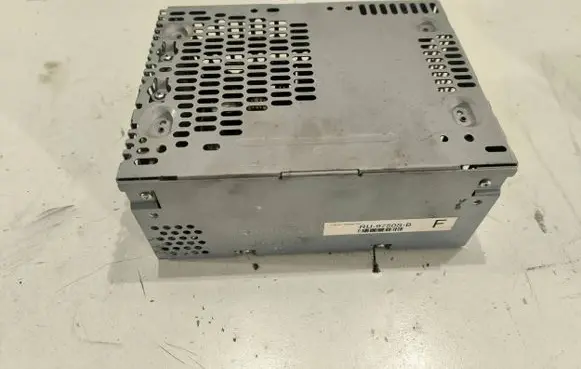 Ford Mustang VI Head unit multimedia control KR3T18D832DC 0011900