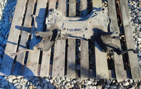 Citroen DS5 Engine mount bracket