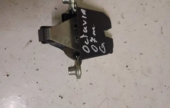 Skoda Octavia Mk2 (1Z) Tailgate/trunk/boot lock/catch/latch 1Z5827501D
