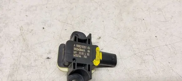 Jeep Grand Cherokee Airbag deployment crash/impact sensor A1668210351 56054084AA