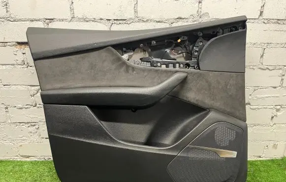 Audi Q7 4M Front door card panel trim