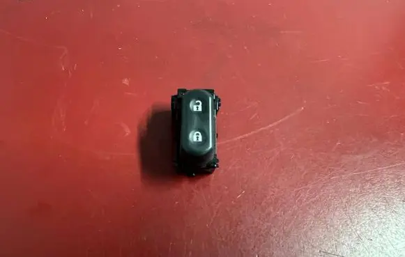 Cadillac SRX Central locking switch button 25752613