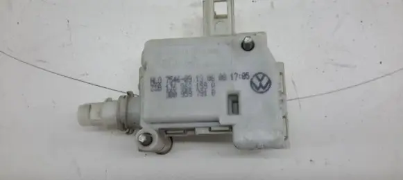 Volkswagen Golf IV Central locking motor 1J6862159A 3B0959781B