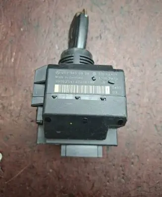 Mercedes-Benz CLK A209 C209 Ignition lock 33002409 2095450908 9006254140206188