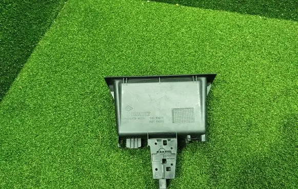 Renault Master III Glove box 684758924R 684758811R