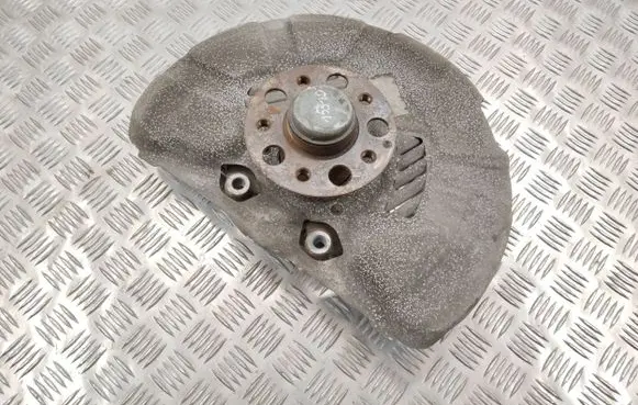 Mercedes-Benz CLS C218 AMG Front wheel hub