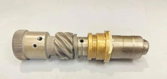 Mercedes-Benz W123 Fuel injection high pressure pump